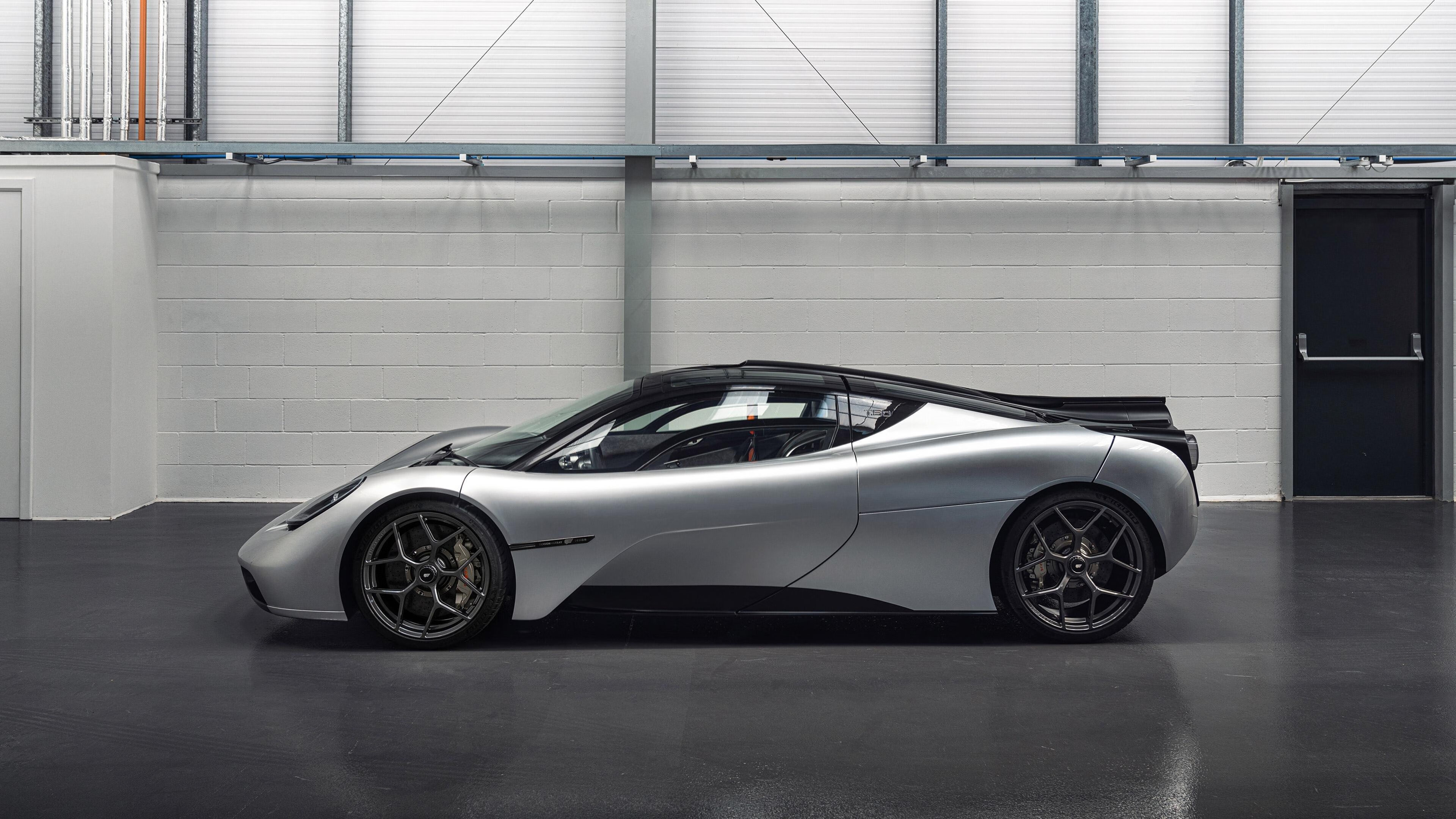 俱乐部球员考核标准缺乏动态调整机制，俱乐部球赛