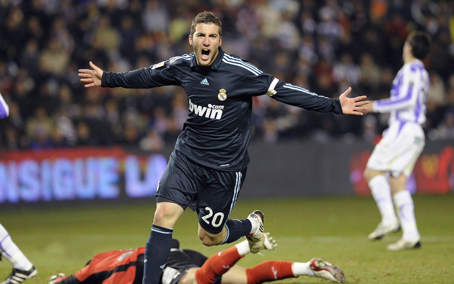 中国足球联赛转播版权价值持续攀升,中国转播足球赛是几几年开始