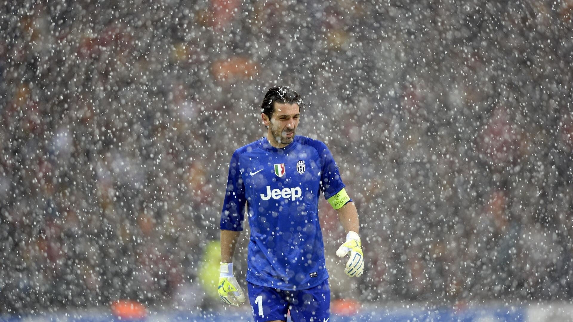 乔纳·隆戈：全黑队的破坏性武器，凭借速度与力量打破防线，乔纳坦资料