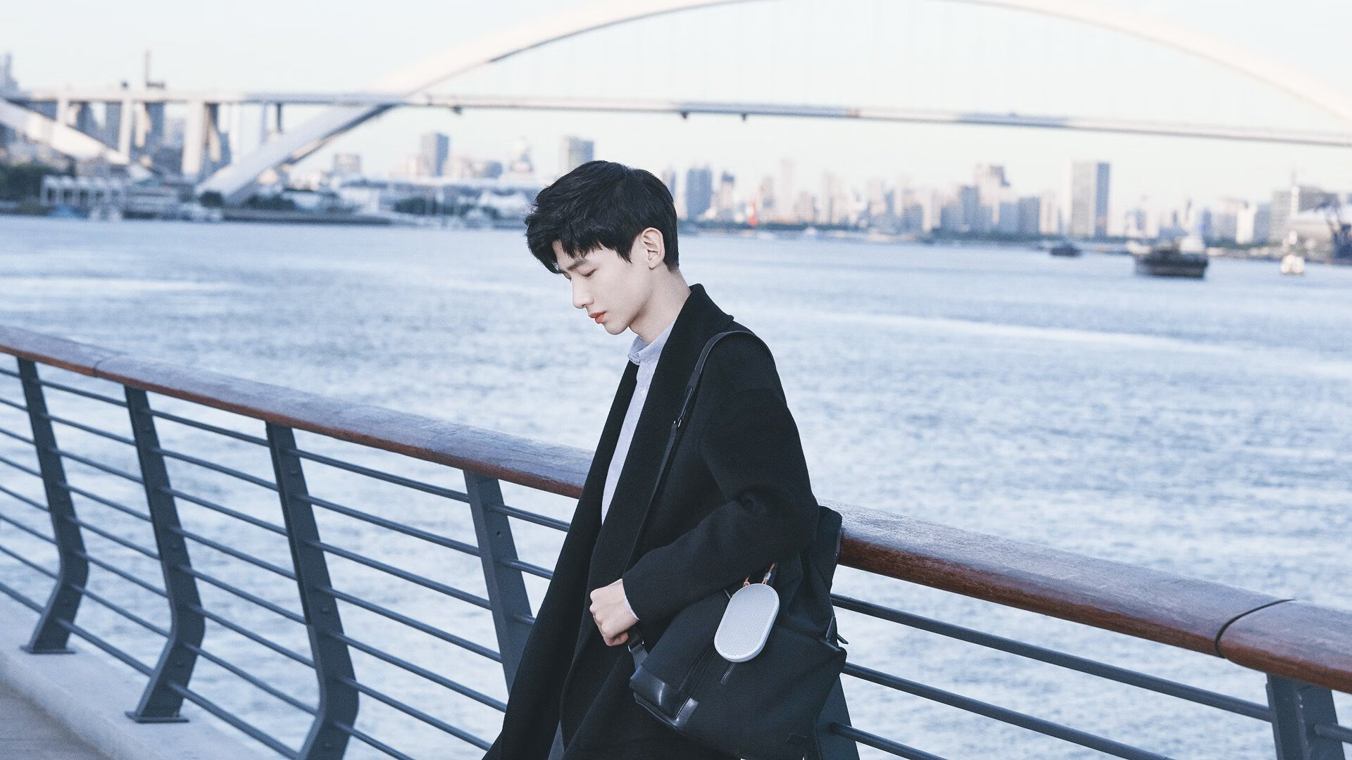 乔纳·隆戈：全黑队的破坏性武器，凭借速度与力量打破防线，乔纳坦资料