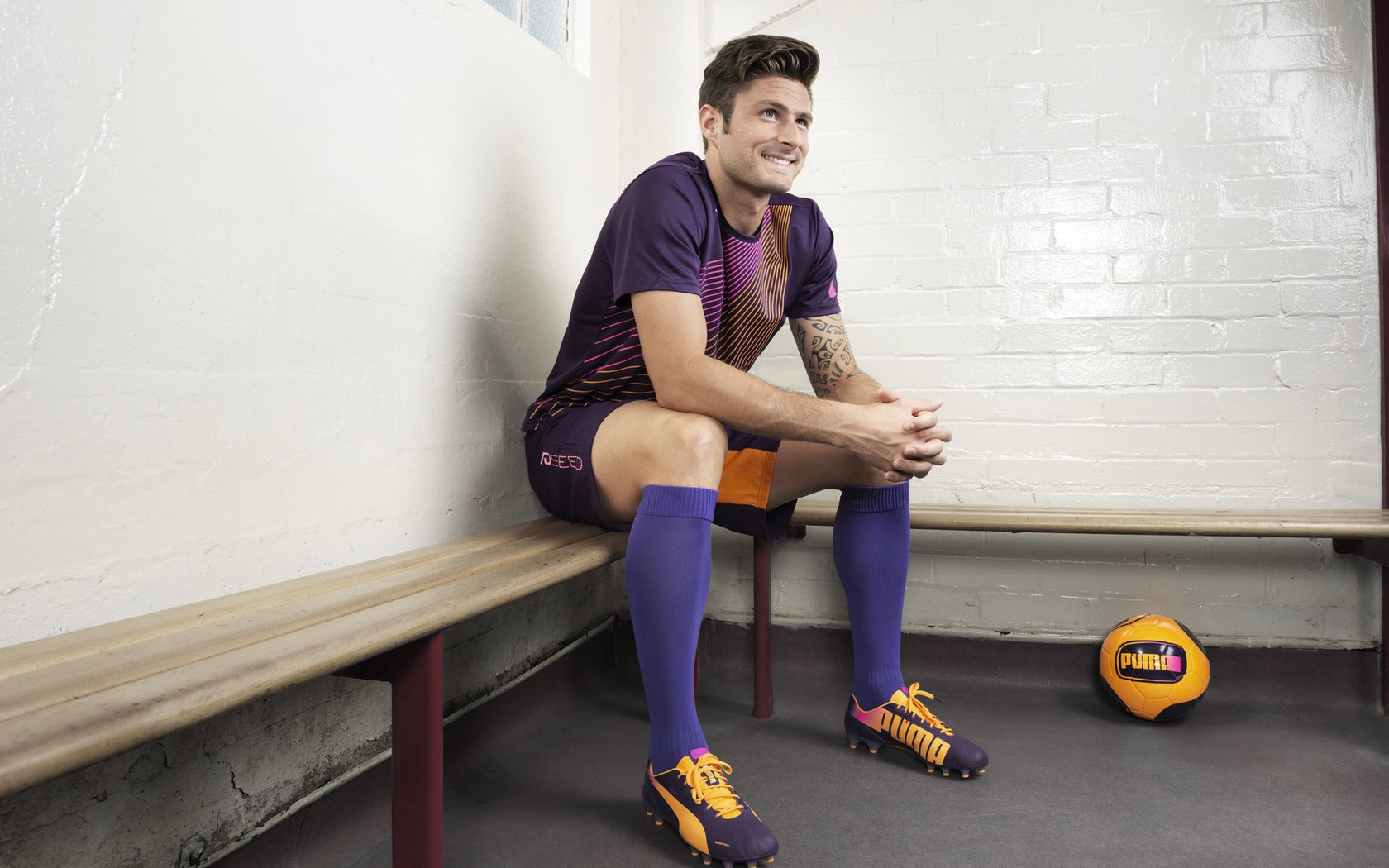 女子足球加快青训融合进程实现从校园到职业直通,青少年女子足球队